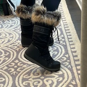 Brand new MOON BOOTS